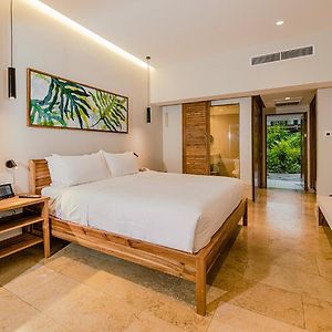 Orchid Room King Bed